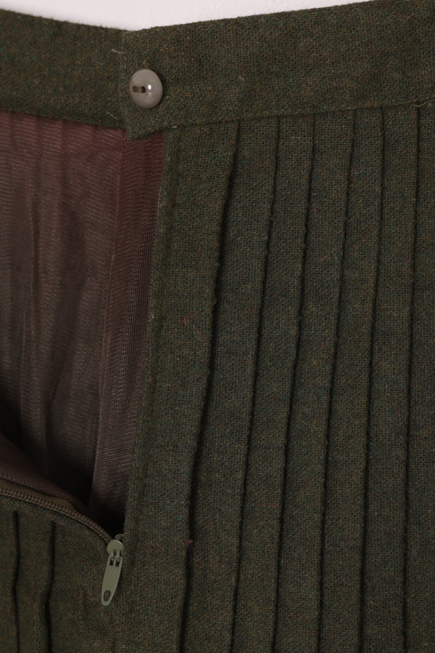 1970s, Italian Border-Plaid Wool-Rich Knife-Pleated Leisure Skirt