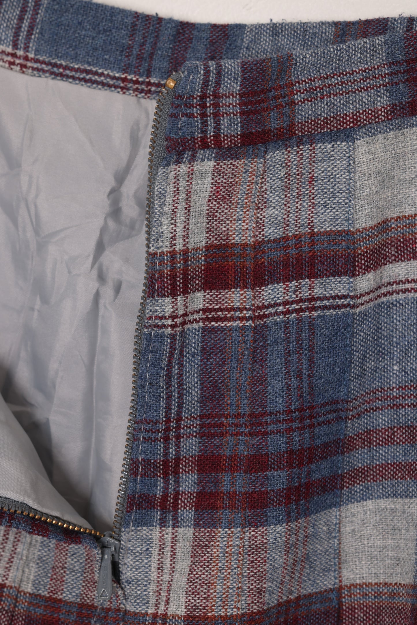 1970s Wool Plaid Skirt, Controlled Pleat Expansion, Gallois Gisèle