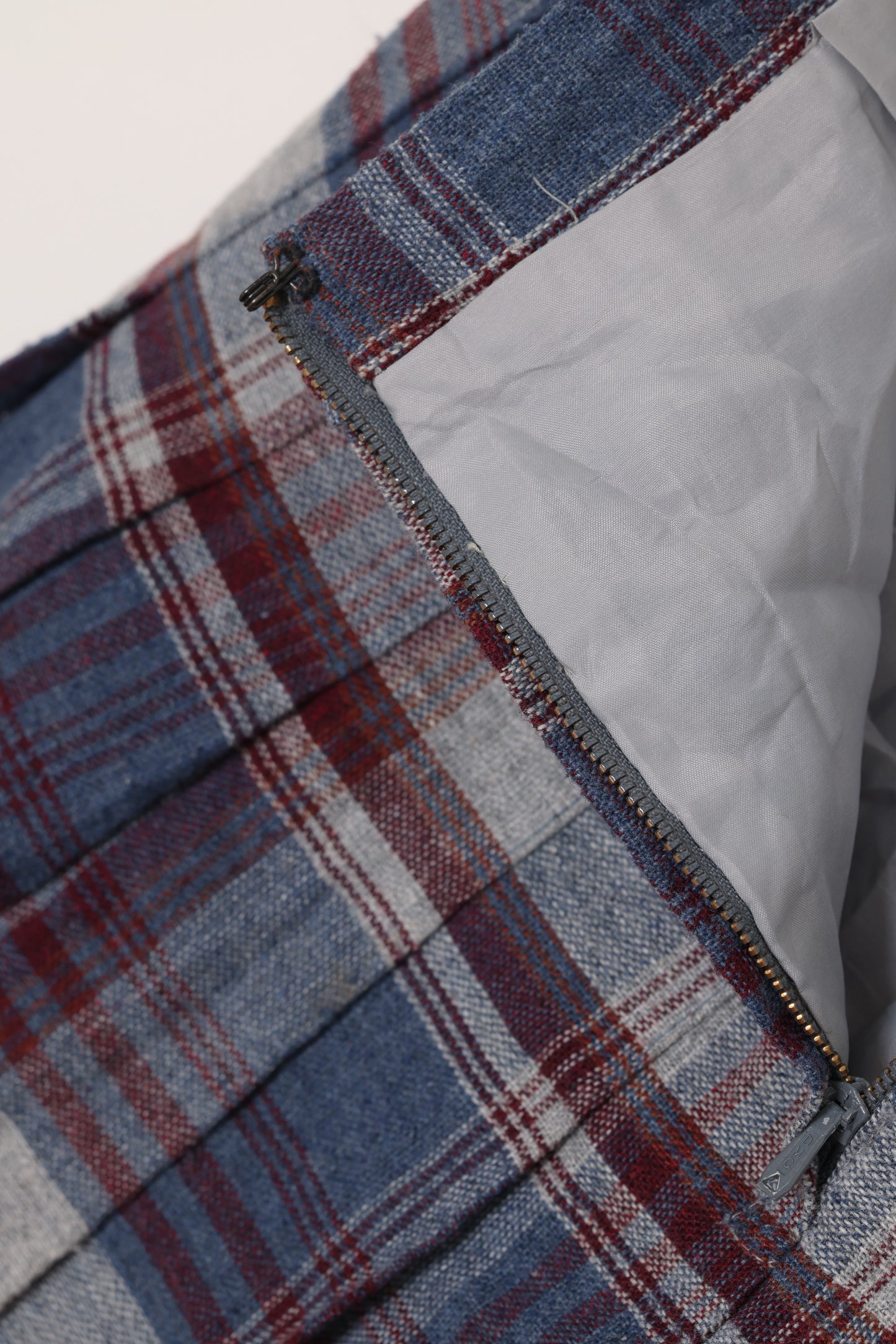 1970s Wool Plaid Skirt, Controlled Pleat Expansion, Gallois Gisèle