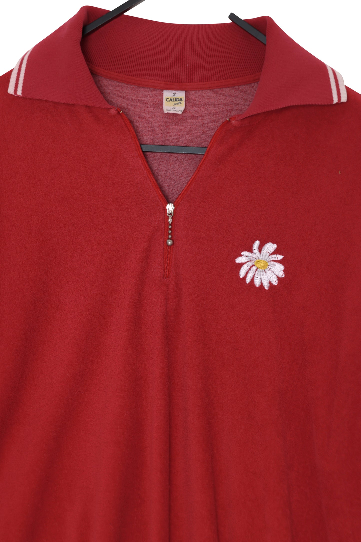 1975–1982, Swiss Velour Court Knit, Tipped Roll Collar, Daisy Motif