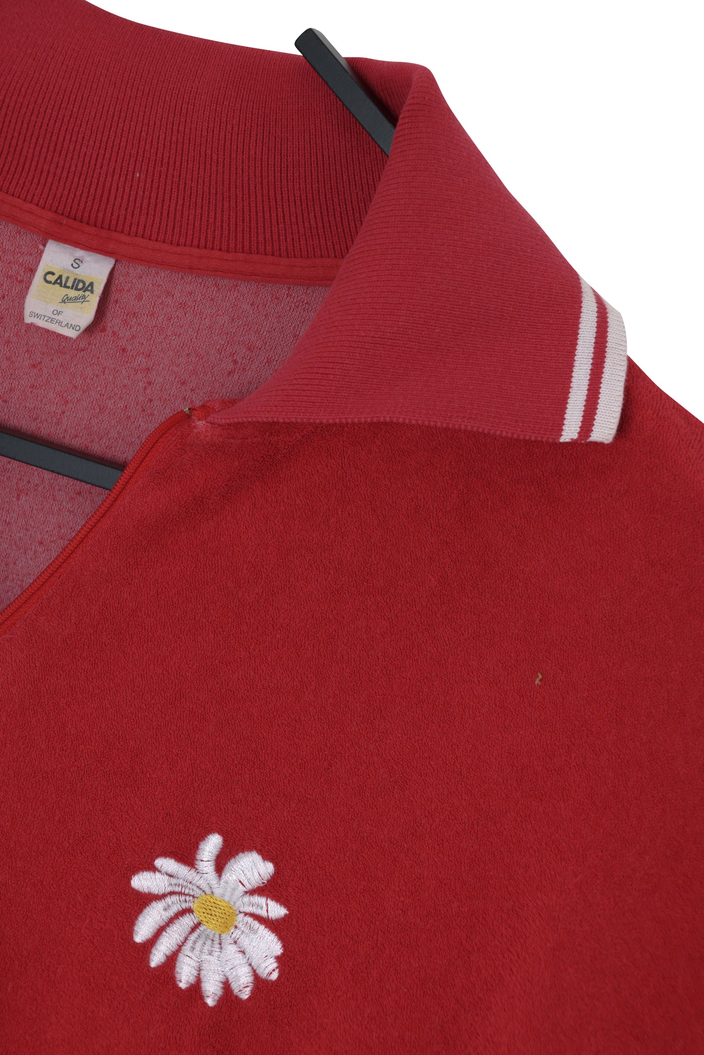 1975–1982, Swiss Velour Court Knit, Tipped Roll Collar, Daisy Motif