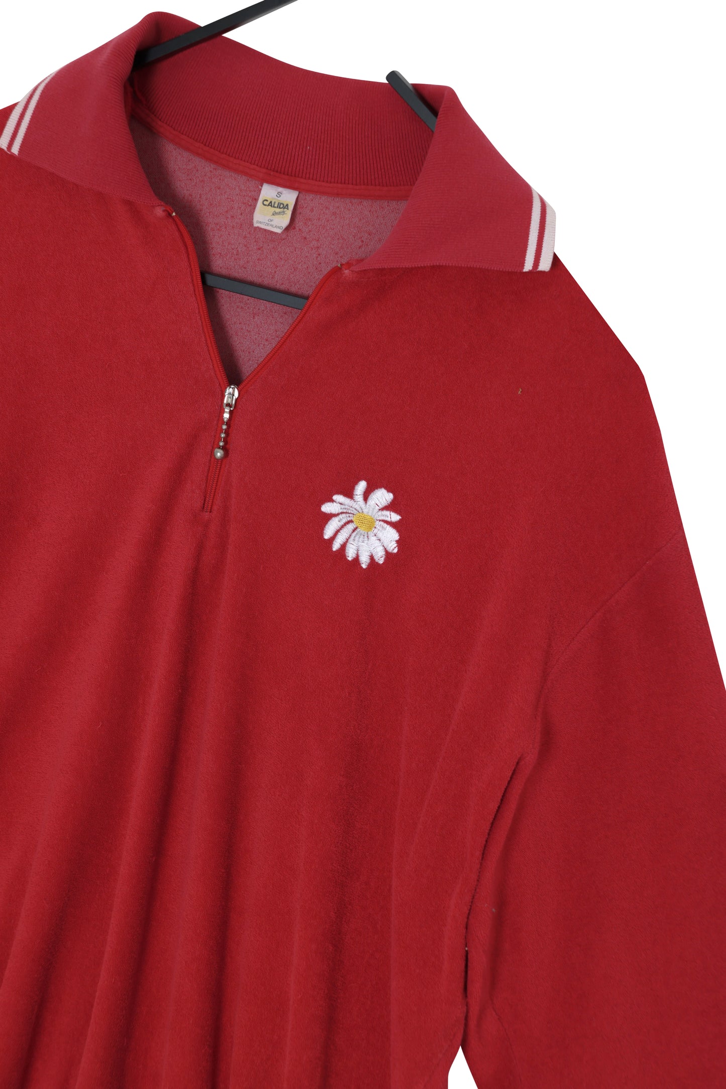 1975–1982, Swiss Velour Court Knit, Tipped Roll Collar, Daisy Motif