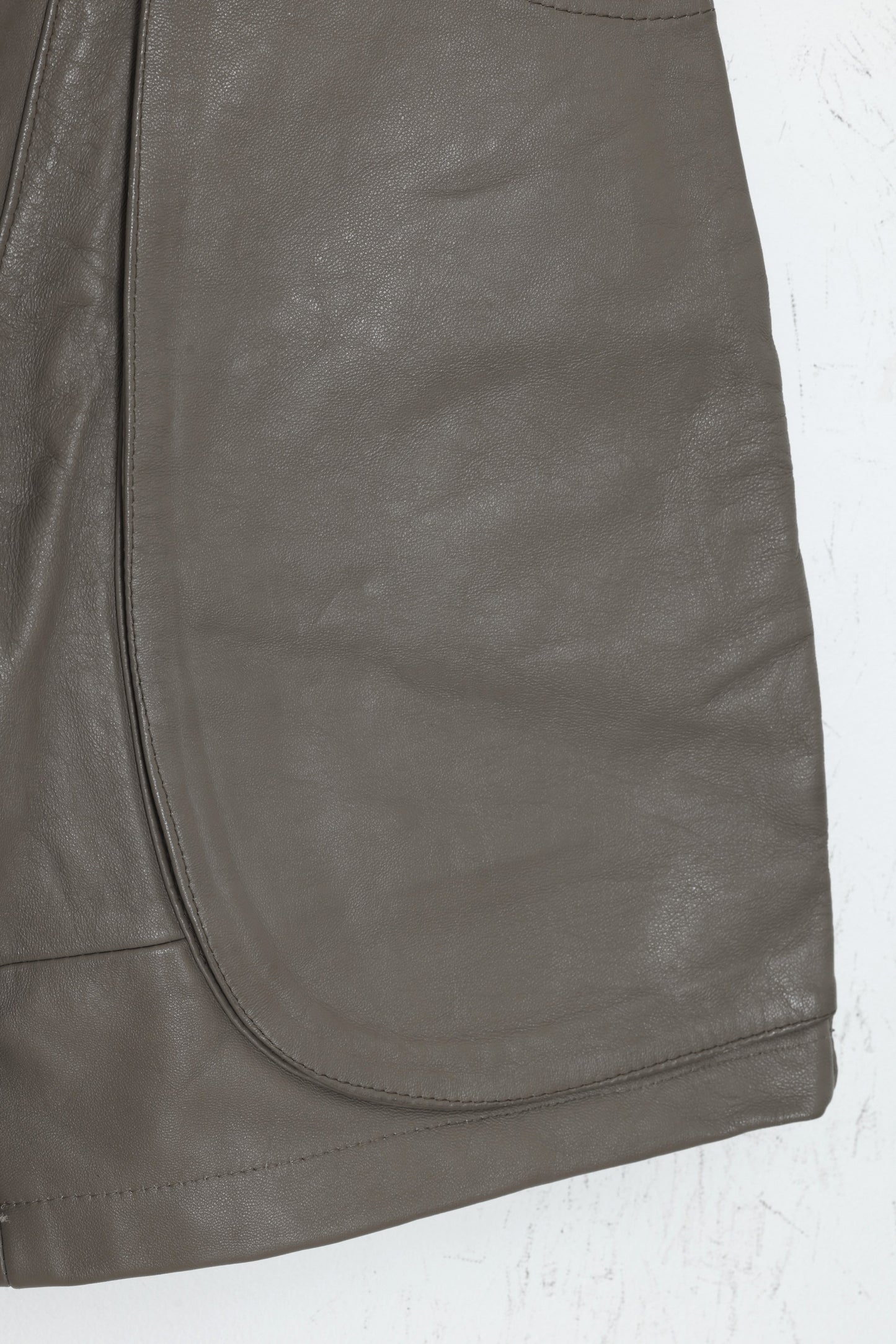 1975–1982, Taupe Leather Expedition Short, Split Apron Panels, Lampo Zip Fly