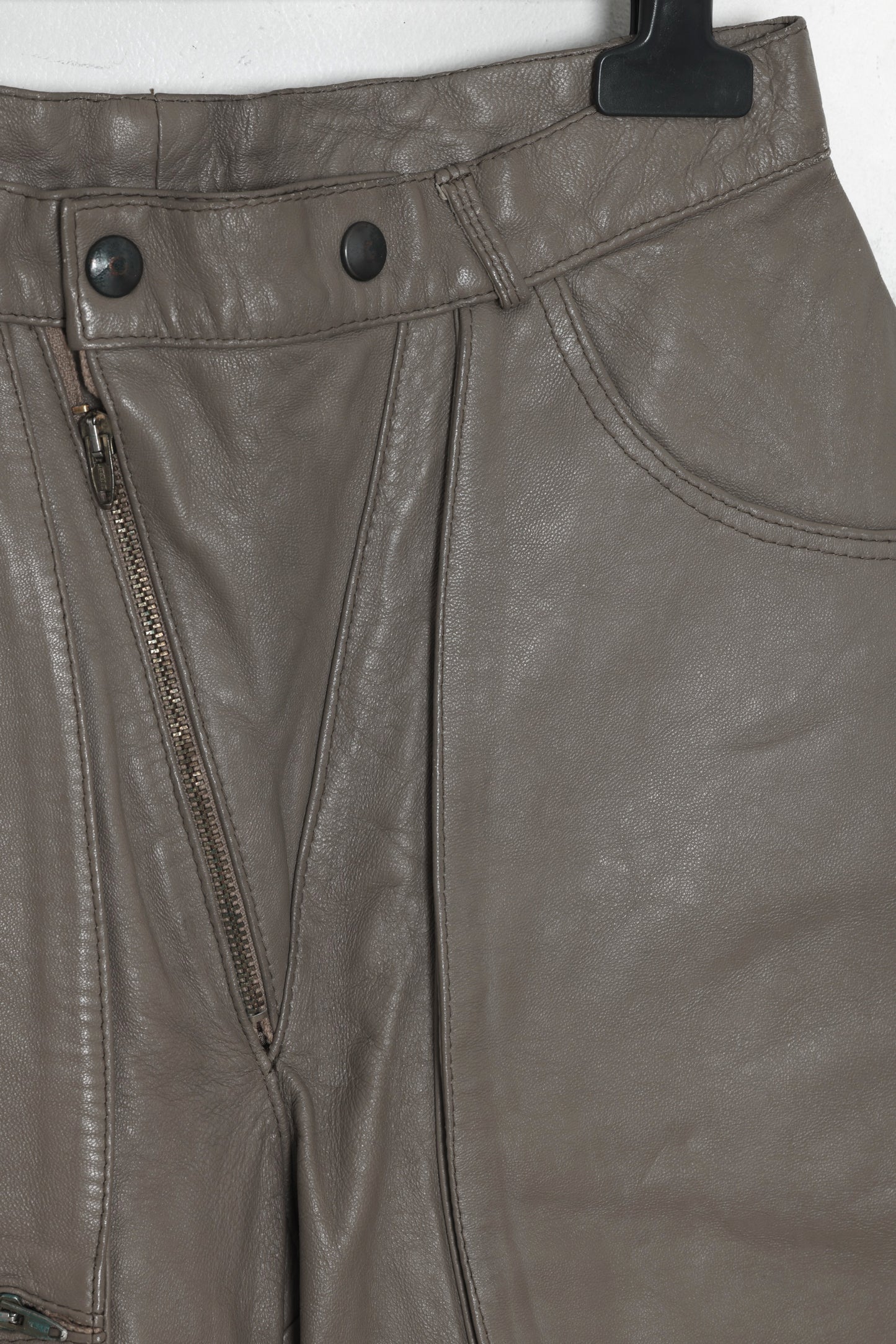 1975–1982, Taupe Leather Expedition Short, Split Apron Panels, Lampo Zip Fly