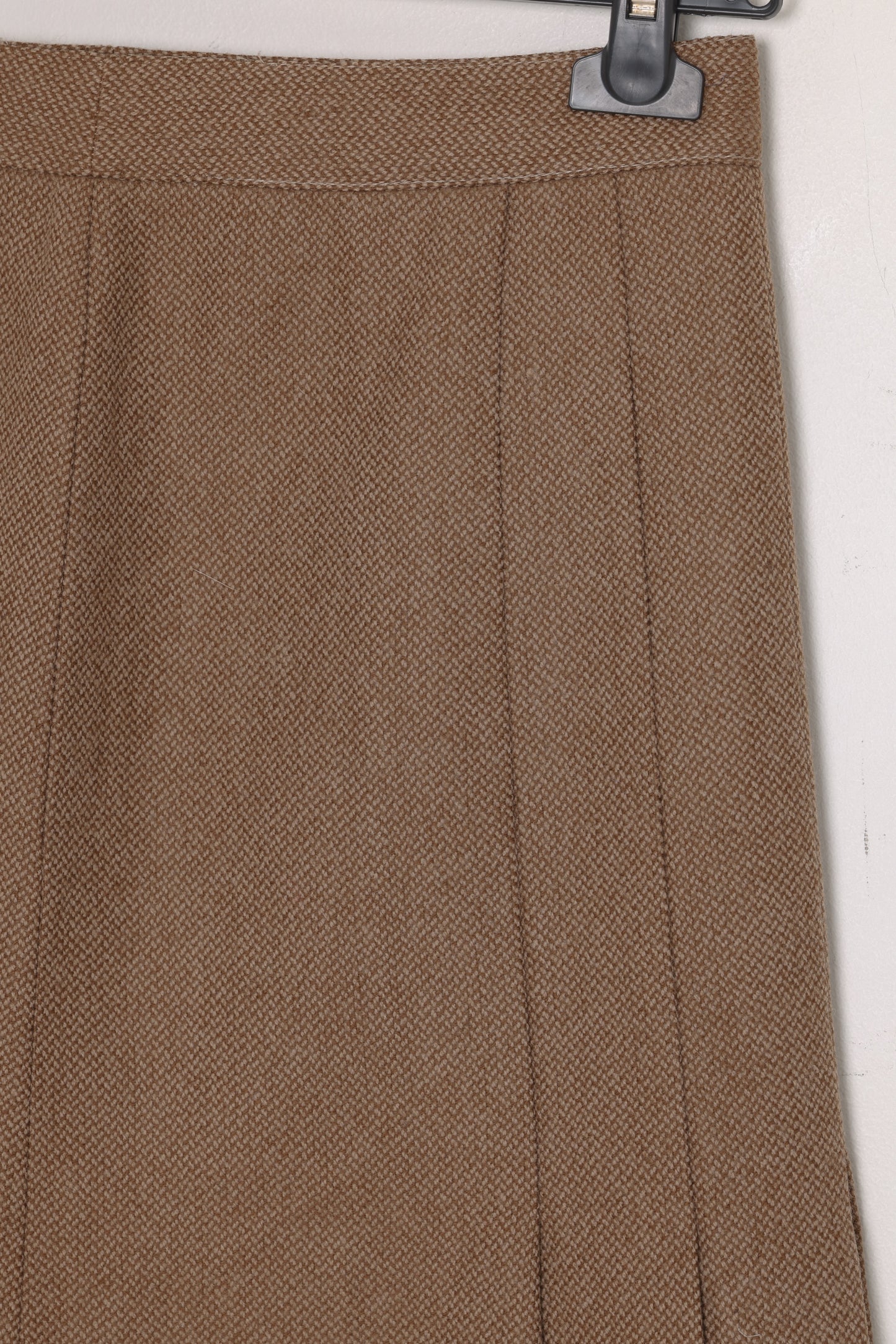 1980s Pure Wool Skirt, Vertical Panel Expansion, A-Line Panel Draft
