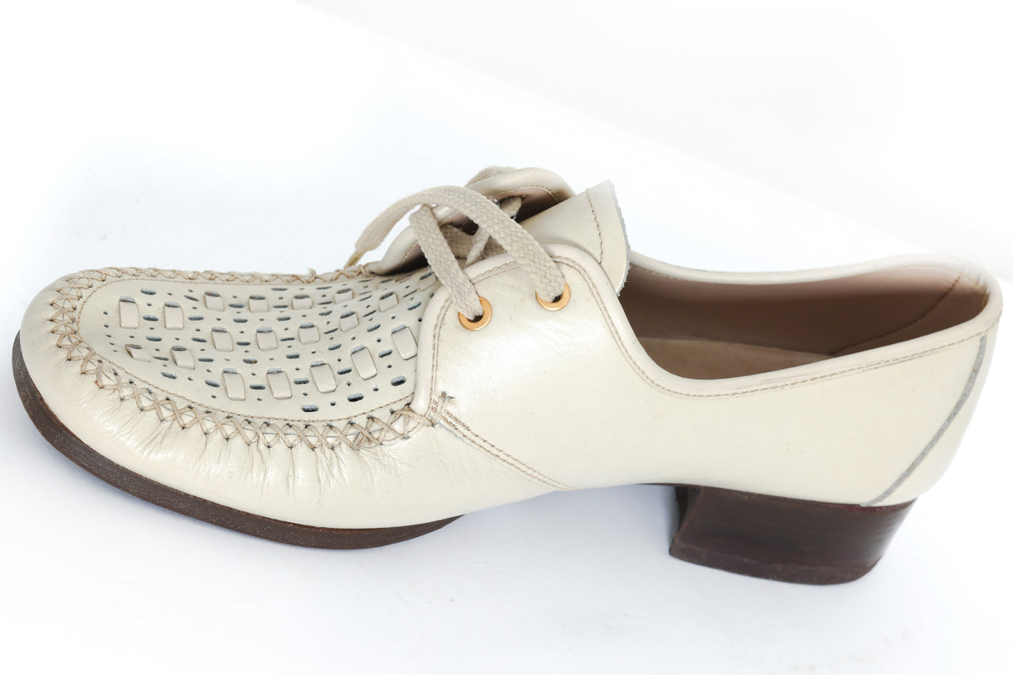 1985–1995, Italian Hand-Laced Calfskin Moccasin-Derived Resort Derby