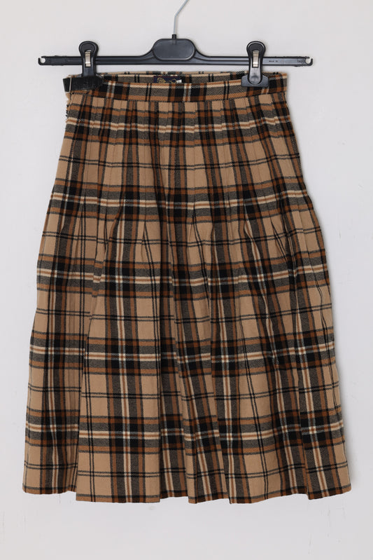 Circa 1975–1990, wool tartan skirt, British manufacture, knife pleats