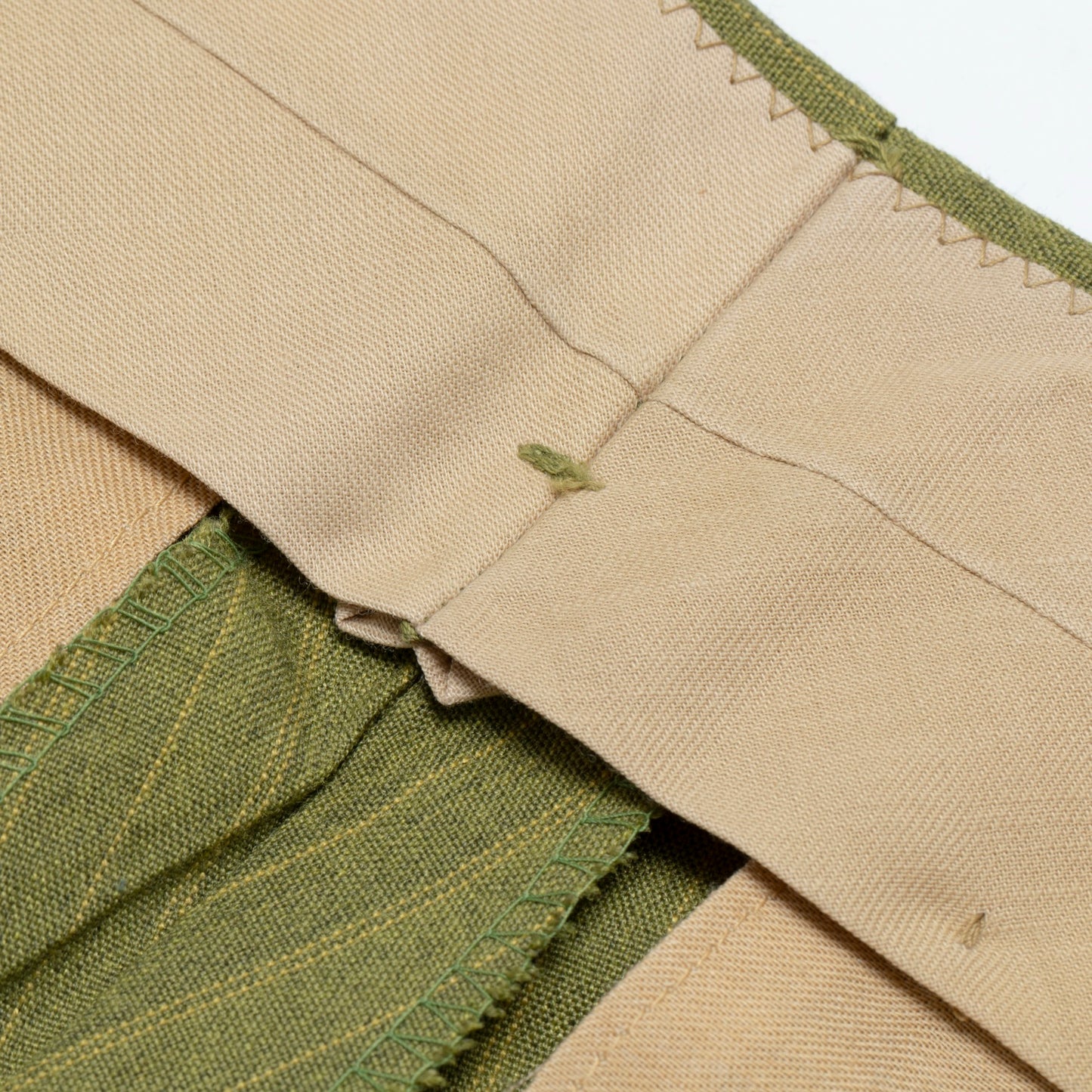 Tropical Wool, High-Rise Cut, Zigzag Stitching, Leisurewear Hybrid