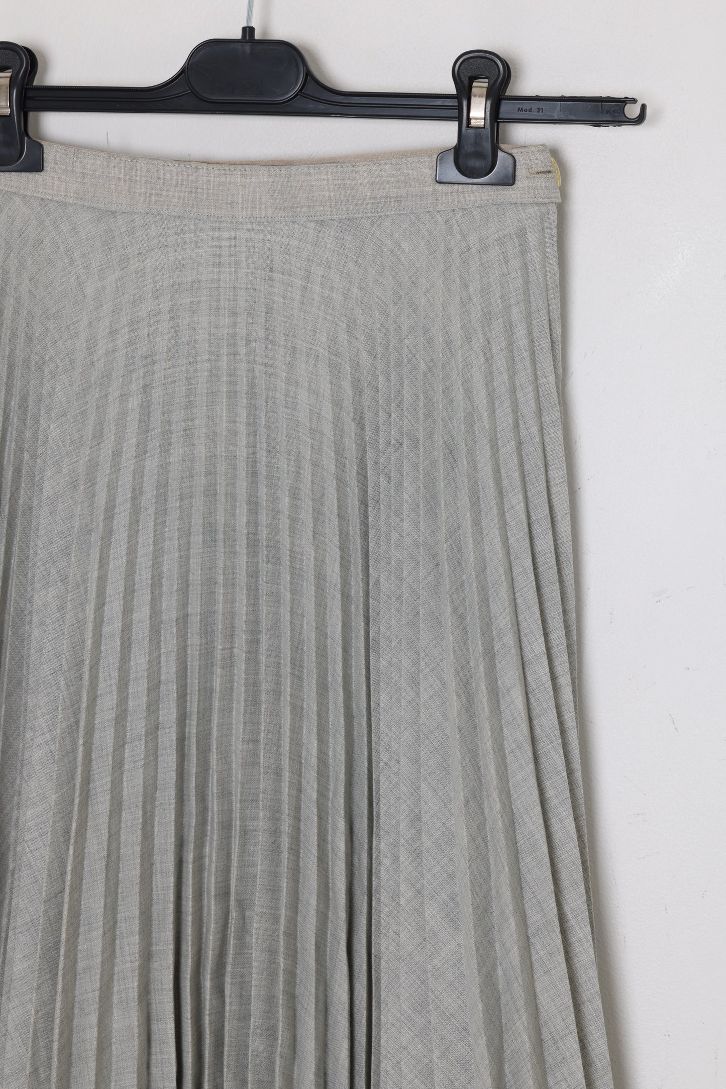 Late 1960s–early 1970s, Terylene-blend skirt, heat-set pleating
